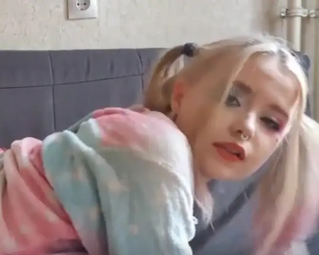 欧美精神小妹
